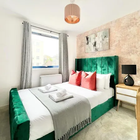 Weekly Or Monthly - Relocation & Business - 4 Guests - By Hofin Stays Short Lets & Serviced Apartment London