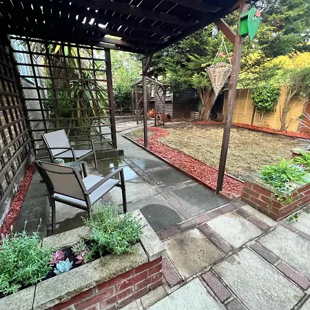 Large With Free Netflix, Amazon Prime, Guest house
