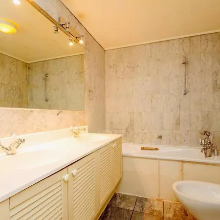 Apartment 2 Bedroom Flat In Diplomatic Enclave In Kensington