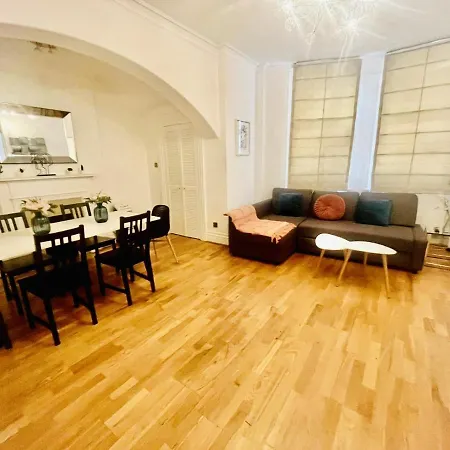 Apartment 2 Bedroom Flat In Diplomatic Enclave In Kensington *