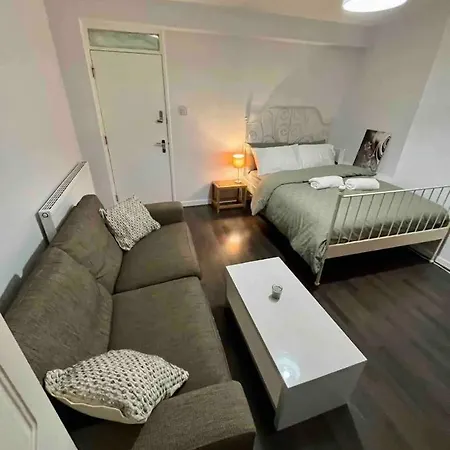 Karen House R2 Guest house