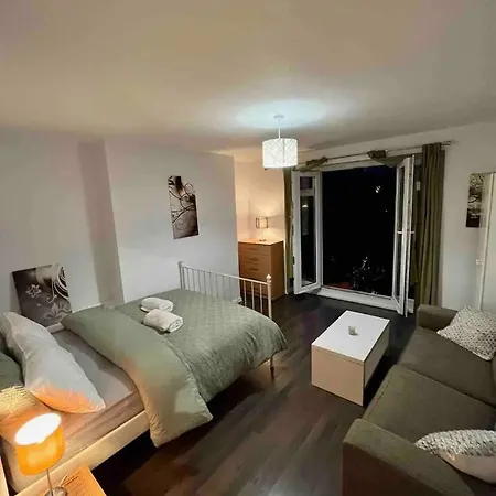 Guest house Karen House R2