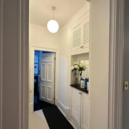 Double In Paddington ,london, 1 Step To Station, Private #room Name Is London# London