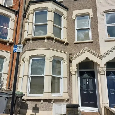 White Hart Lane Walking Distance Tottenham Hotspur Stadium Homestay London