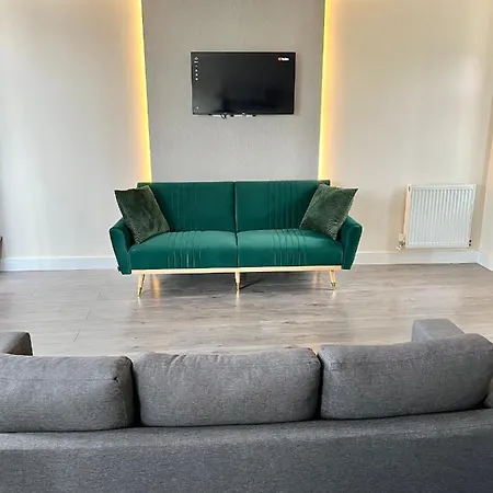 Luxuries 2 Bed Flat In Canary Wharf *