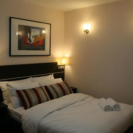 Baytree Hotel 3*