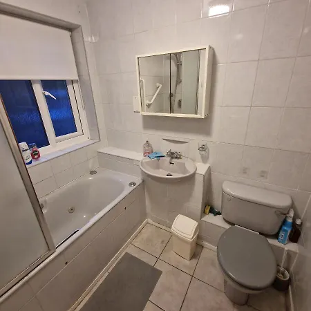 Apartment One Bedroom One Sitting Ro Let *