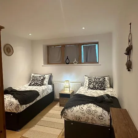 Apartment Double Or Twin In A Sharing House Zone 2 *