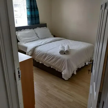 Guest house Beautiful House In Ruislip