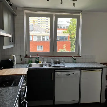 Lovely 2 Bedroom Flat In London
