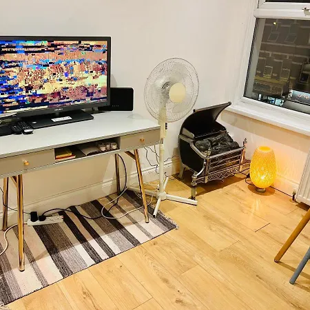 Very Lovely And 1-bed In London