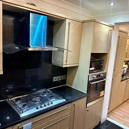 Haddington Road In Bromley Apartment