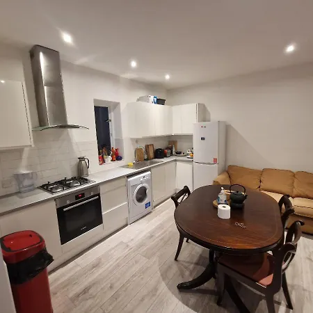 One Bedroom One Sitting Ro Let Apartment