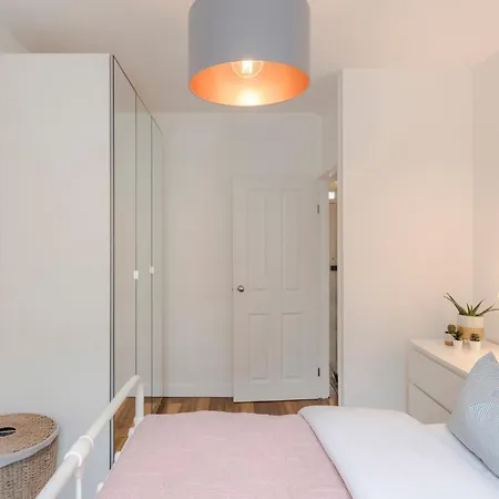 Euston One Bedroom *