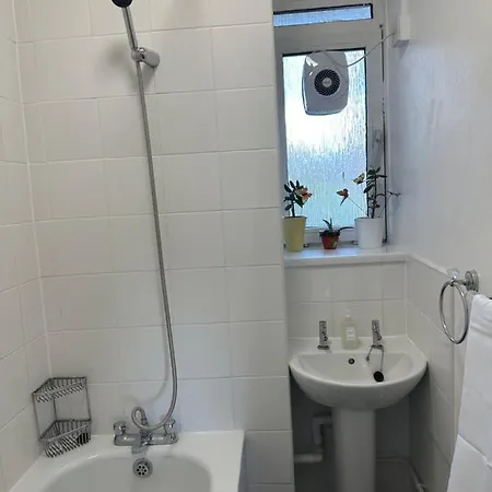 Apartment 8 Thomas House - Beautiful Spacious Modern *