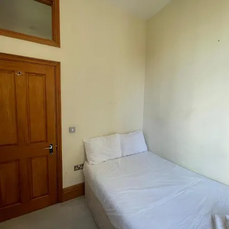 Homestay Elgin Avenue Hububb London