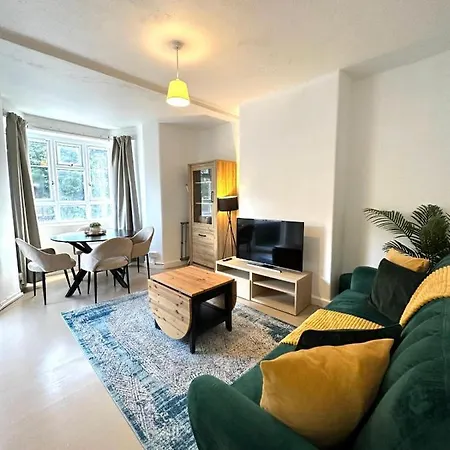 Charming 2-bed Flat With Balcony Close To White Westfield *