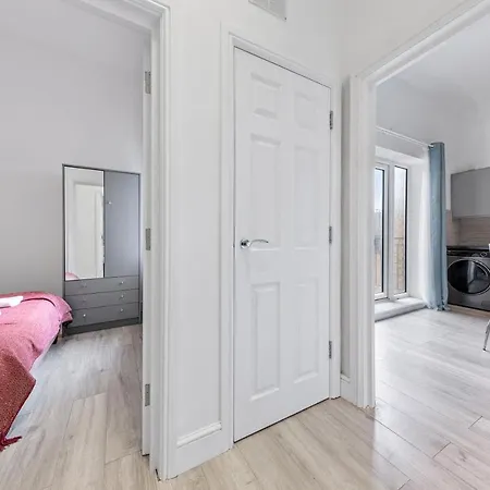 66 Station Road * Upminster