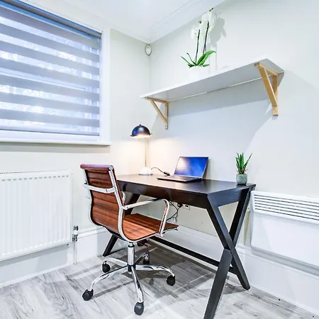 Hybrid Resi - Battersea Near Power Station *