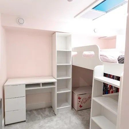 Holiday home 4 Bed Modern House Next To Hyde Park