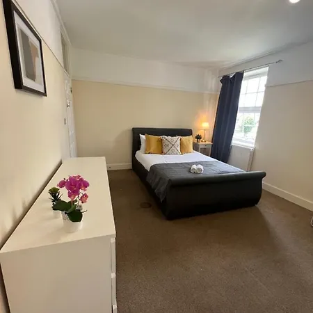 Stunning Wembley Stadium Flat *
