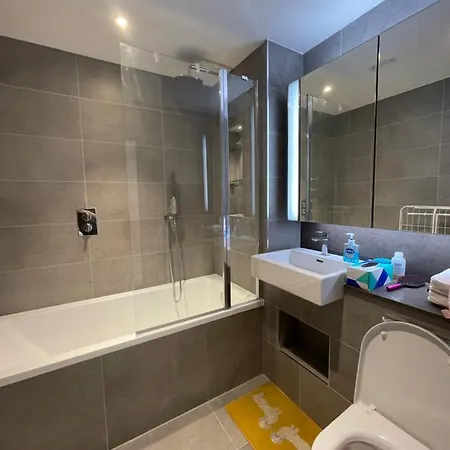 Apartment Embassy Garden 1b1b Vauxhall *