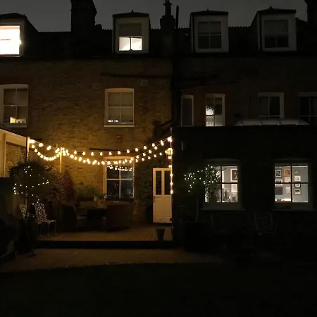 Heaver House - Stunning, Large, 5br House Nr Tube And Tooting Common *