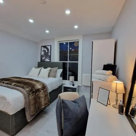 Hackney Spacious En-suite *