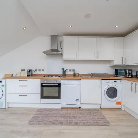 Modern 1 Bedroom City Penthouse * London