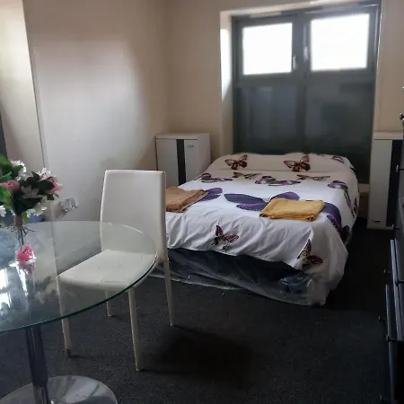 Jah Apartment Croydon