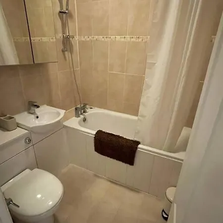 One Bedroom Flat In The Heart Of Islington *
