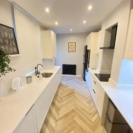 Luxury 2 Bed 1 Bath In By Graceful *