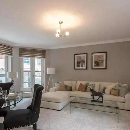 Mayfair W1 Apartment *