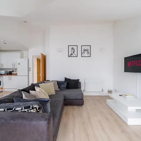 Apartment Modern 1 Bedroom City Penthouse *