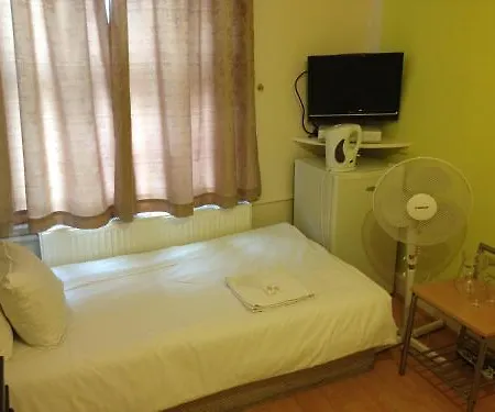 Hotel City View Roman Road London