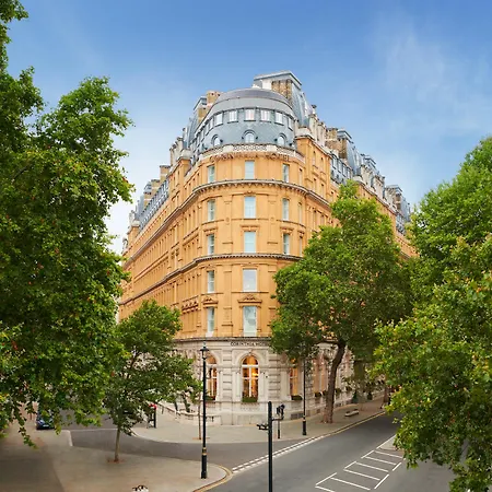 Corinthia Hotel