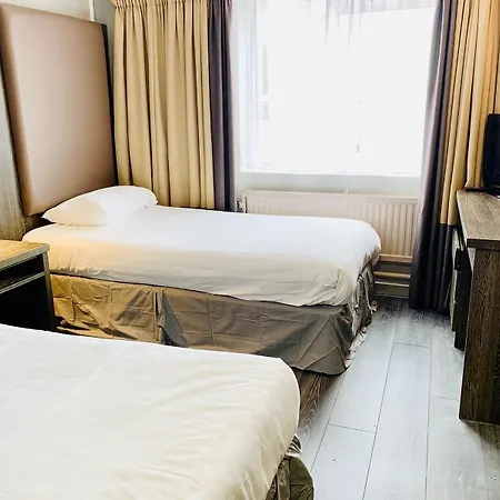 Lily Hotel London