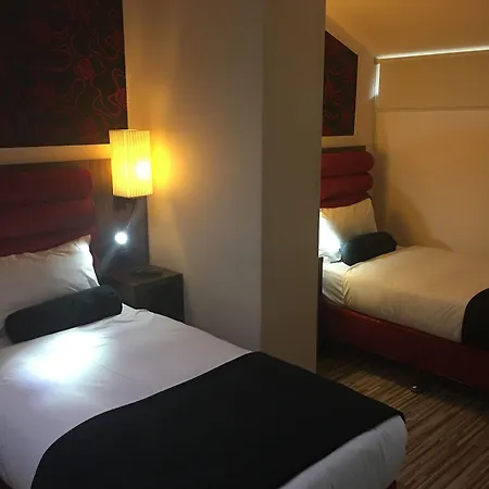 Simply & Hotel