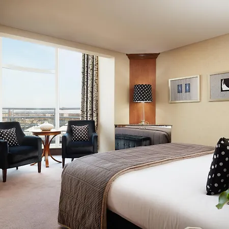 Hotel The Chelsea Harbour And