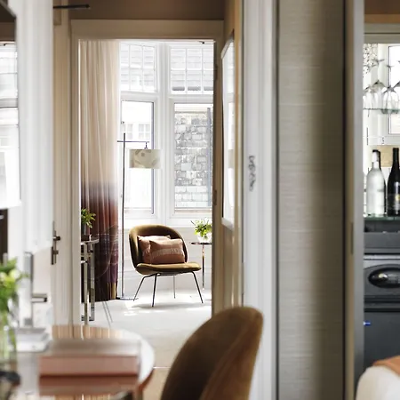 The Athenaeum & Residences Hotell 5*