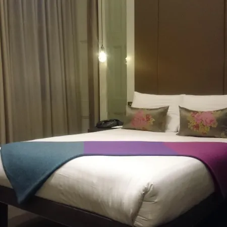Signature Townhouse Hyde Park Hotel