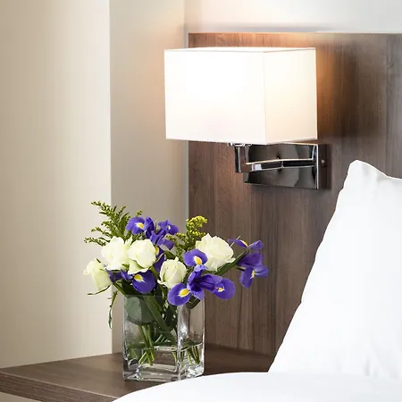 St Giles Heathrow - A St Giles 3* Feltham