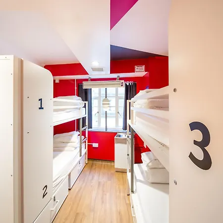 Generator Hostel *