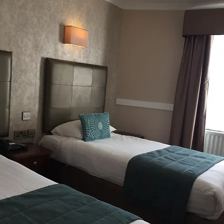 Princes Square Hotel 4*