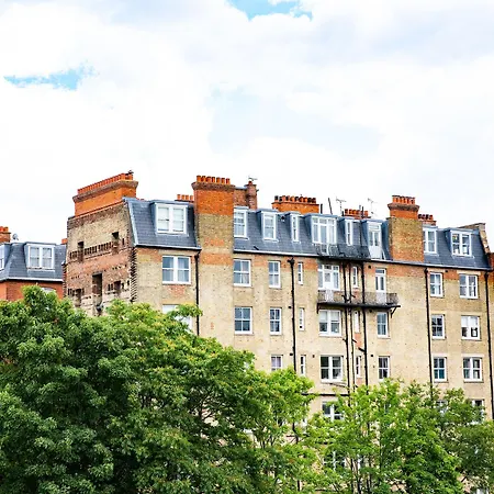 Princes Square Hotel 4*
