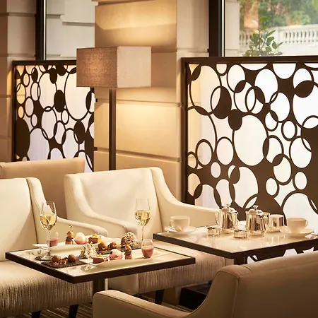 Отель The Halkin
