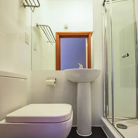 Arinza Hotel, London 3* Ilford