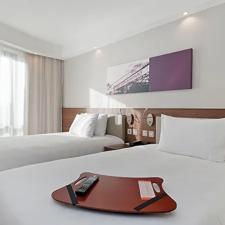 Hotel Hampton By Hilton Waterloo 3*