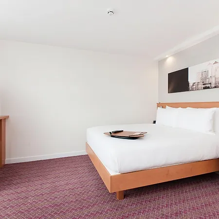 Hotel Hampton By Hilton Waterloo