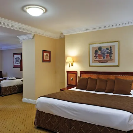 Grange Clarendon 4*